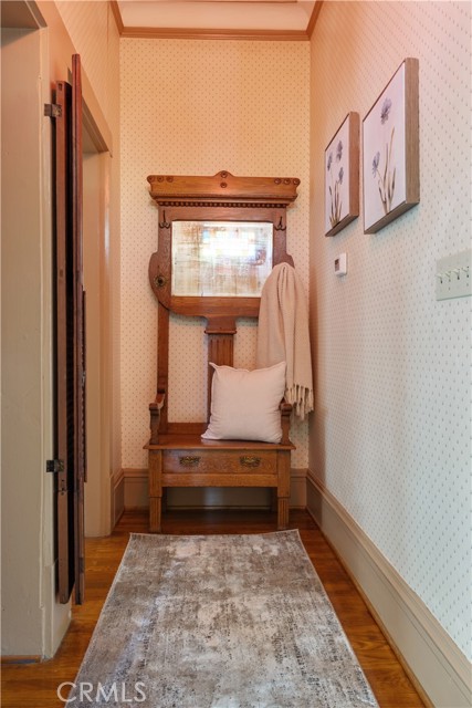 211 E Virginia Avenue, Glendora CA: https://media.crmls.org/medias/0e267967-7d4b-4749-a240-9a2d076012ec.jpg