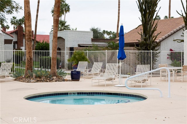 Detail Gallery Image 36 of 43 For 2542 Miramonte #B,  Palm Springs,  CA 92264 - 2 Beds | 2 Baths