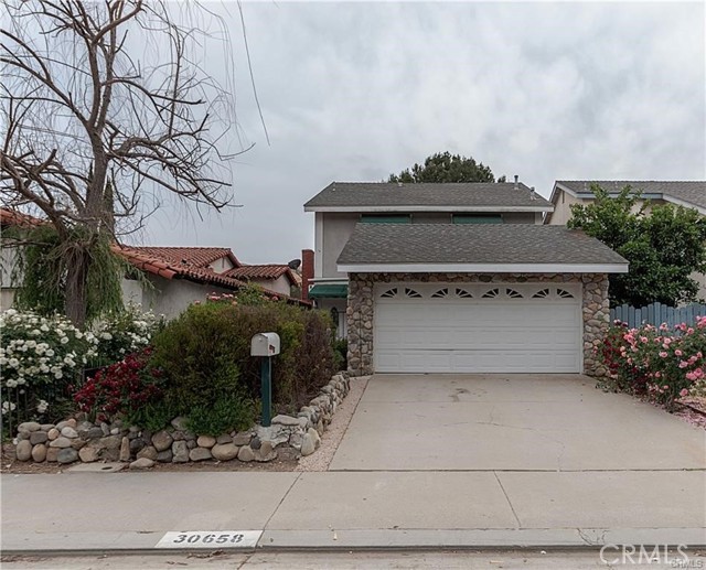 Detail Gallery Image 1 of 32 For 30658 Lakefront Dr, Agoura Hills,  CA 91301 - 3 Beds | 2/1 Baths