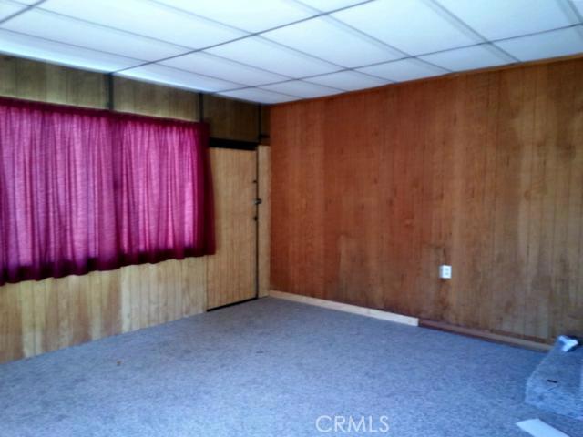 11947 Redbank Street photo 5