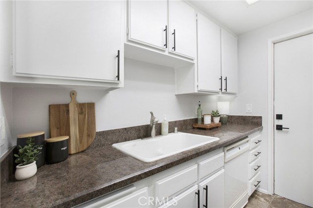 Detail Gallery Image 8 of 25 For 7081 Cerritos Ave #14,  Stanton,  CA 90680 - 2 Beds | 2/1 Baths