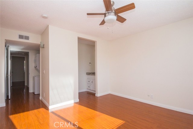 Detail Gallery Image 20 of 38 For 2940 N Verdugo Rd #321,  Glendale,  CA 91208 - 2 Beds | 2 Baths