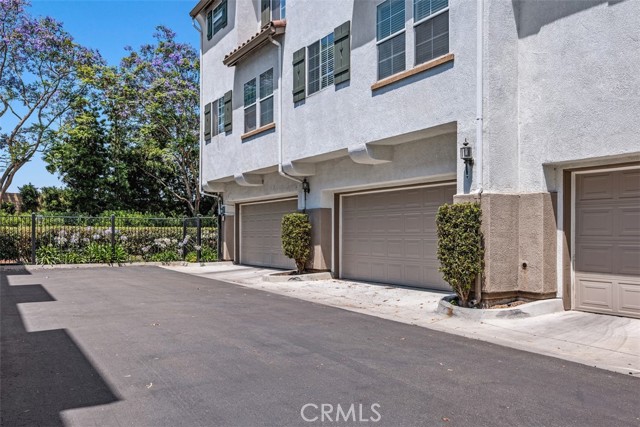 6267 Via Trato, Carlsbad CA: https://media.crmls.org/medias/0e29ac93-8fdf-453f-a5f9-967415c1587c.jpg