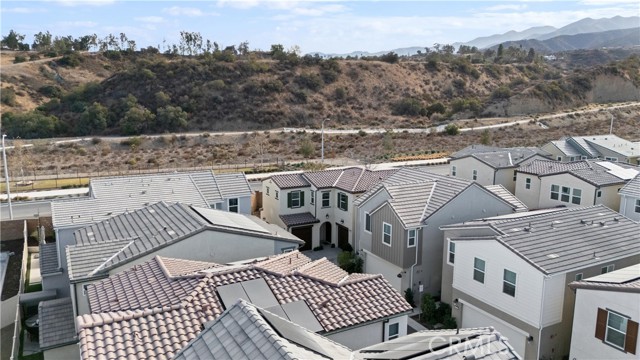 Detail Gallery Image 4 of 36 For 4033 Spring Haven Lane, Corona,  CA 92883 - 3 Beds | 2/1 Baths