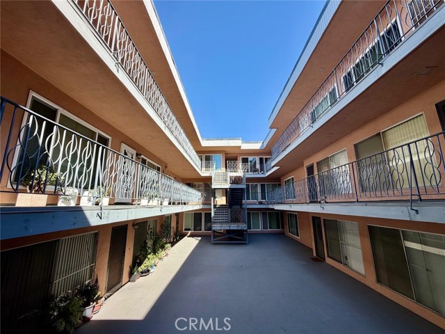 1139 East Ocean Boulevard, 108 photo 27
