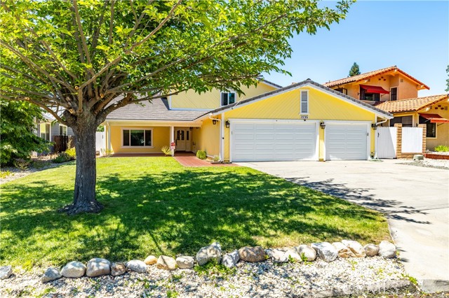 Detail Gallery Image 4 of 74 For 1735 Southfork Pl, Paso Robles,  CA 93446 - 4 Beds | 3 Baths