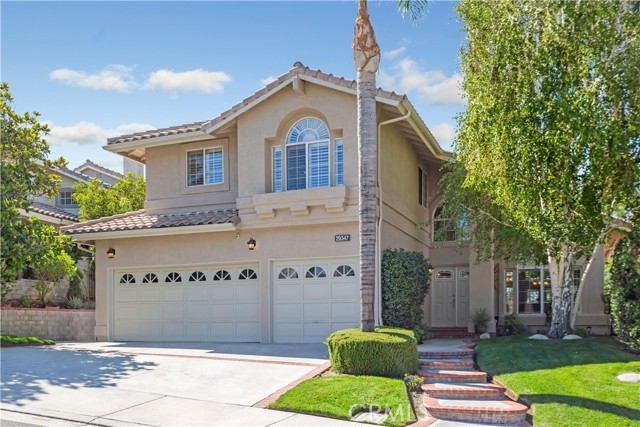 Detail Gallery Image 1 of 38 For 29347 Canyon Rim Pl, Canyon Country,  CA 91387 - 6 Beds | 3 Baths