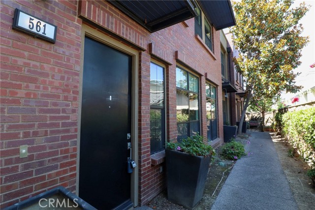 Detail Gallery Image 2 of 44 For 561 W Maple Ave, Orange,  CA 92868 - 3 Beds | 2/1 Baths