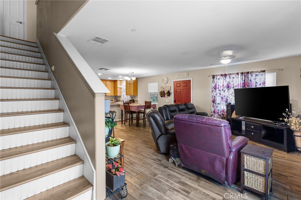 MLS #SR25262800 image #11