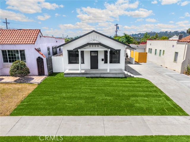 5336 Stratford Road, Los Angeles CA: https://media.crmls.org/medias/0e2d2b92-f967-4e77-981d-757d81d4f770.jpg