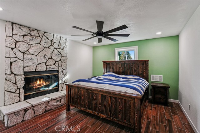 Detail Gallery Image 14 of 27 For 21520 Peak Cir, Cedarpines Park,  CA 92322 - 3 Beds | 2/1 Baths