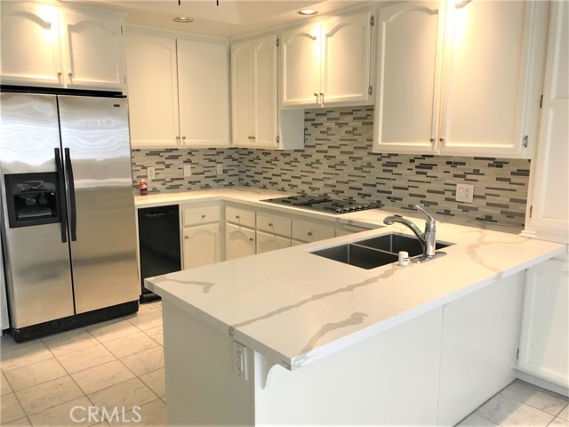 Detail Gallery Image 6 of 18 For 19281 Champion Ln, Huntington Beach,  CA 92648 - 3 Beds | 2/1 Baths