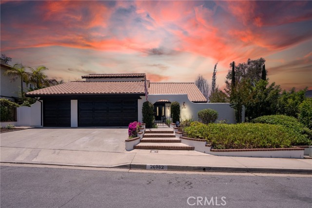26982 Pueblonuevo Drive, Mission Viejo CA: https://media.crmls.org/medias/0e2db02e-87f4-4e15-be46-57d76373ab1c.jpg