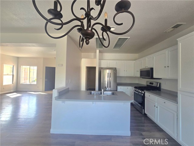 718 Laxford Road, San Jacinto CA: https://media.crmls.org/medias/0e2e17f4-f57c-4b1f-9cdc-36365aed988d.jpg