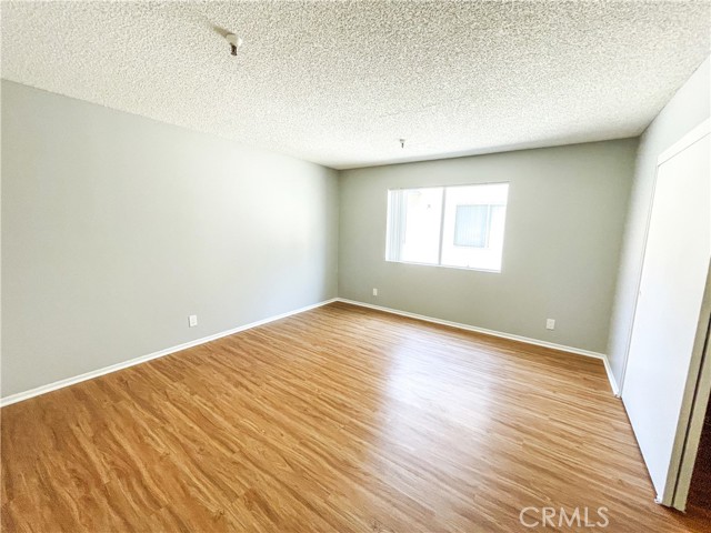 Detail Gallery Image 6 of 11 For 13535 Yukon Ave #28,  Hawthorne,  CA 90250 - 1 Beds | 1 Baths