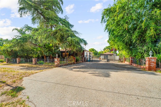 22226 Devonshire Street, Chatsworth CA: https://media.crmls.org/medias/0e2e99b8-4e2b-440b-9f85-b7ed09aa1cb2.jpg