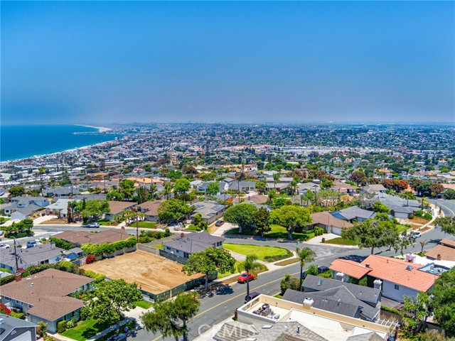 120 Via Alameda, Redondo Beach CA: https://media.crmls.org/medias/0e2ef13c-51d9-48e2-827c-2d5d77c5c009.jpg