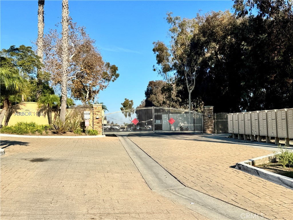 432 Edgehill - photo 3