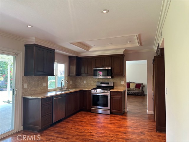 Detail Gallery Image 6 of 23 For 2280 Ash Ave, Upland,  CA 91784 - 3 Beds | 2/1 Baths