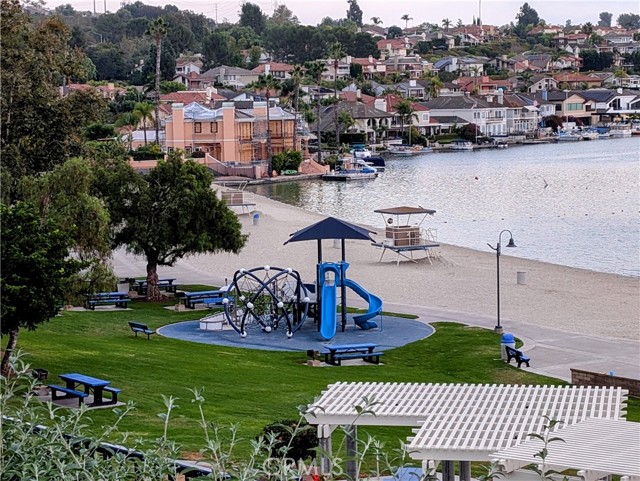 26253 Via Roble, Mission Viejo CA: https://media.crmls.org/medias/0e31371a-c385-445e-b8ec-b467ae40701a.jpg