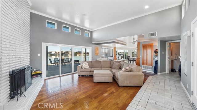 18099 Mariner Drive, Victorville CA: https://media.crmls.org/medias/0e315720-976b-4fd4-8604-1a7a6261ea4f.jpg