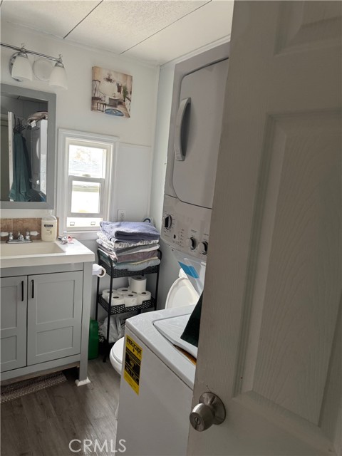 8562 C. Ave, Hesperia CA: https://media.crmls.org/medias/0e3172e2-40bd-48cb-adad-03a37fb81def.jpg