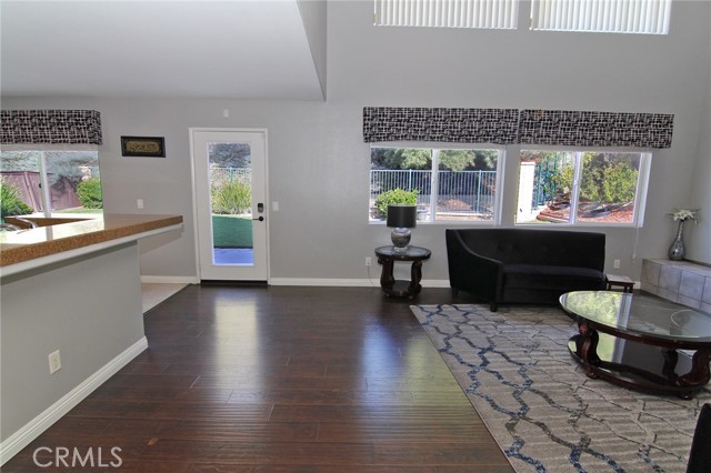Detail Gallery Image 15 of 34 For 26426 Cardinal Dr, Canyon Country,  CA 91387 - 4 Beds | 3/1 Baths