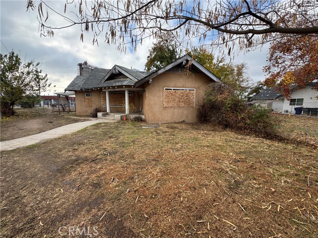 Detail Gallery Image 1 of 20 For 239 N Ferger Ave, Fresno,  CA 93701 - 2 Beds | 1 Baths