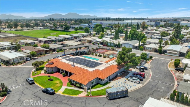350 S Willow Avenue, Rialto CA: https://media.crmls.org/medias/0e319df7-4501-4863-9501-820c352ac725.jpg