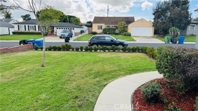 Detail Gallery Image 3 of 21 For 6633 W 87th, Los Angeles,  CA 90045 - 3 Beds | 1 Baths