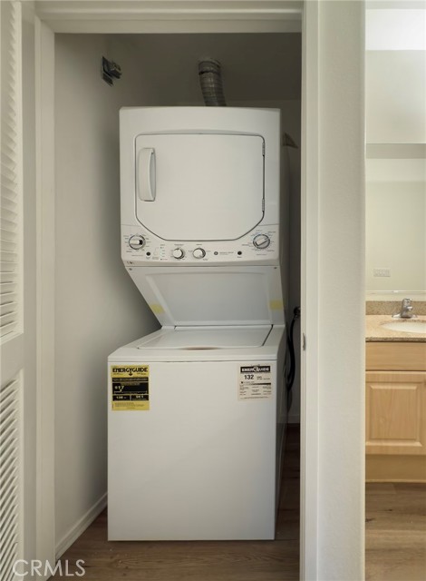 2457 Watermarke Place, Irvine CA: https://media.crmls.org/medias/0e32d2f9-c49a-40a5-b2c6-6211c53ac609.jpg