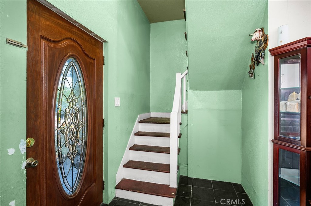 https://media.crmls.org/medias/0e33b21d-d418-4915-a851-af97082ad9b3.jpg?preset=X-Large
