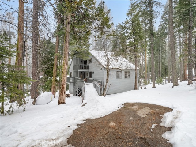 Detail Gallery Image 1 of 53 For 39095 Ridge Rd, Shaver Lake,  CA 93664 - 5 Beds | 3/1 Baths
