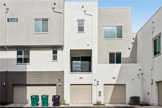 170 Fable, Irvine CA: https://media.crmls.org/medias/0e356920-bd08-44a4-a6db-bd1851de9afa.jpg