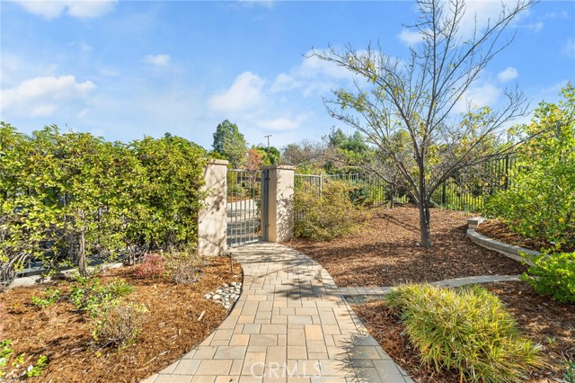 1632 Country Club Drive, Redlands CA: https://media.crmls.org/medias/0e35a22f-26d9-4211-8f9f-639931bdf134.jpg