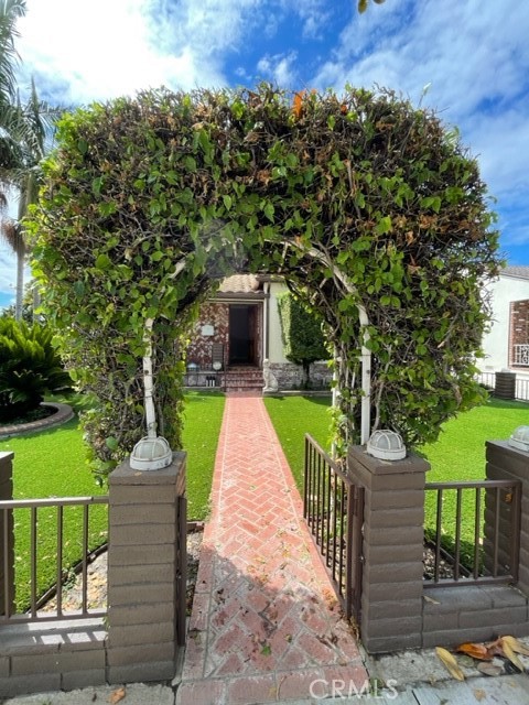 4032 Elsa Street, Lakewood CA: https://media.crmls.org/medias/0e366329-6735-4655-93e1-4165d434affc.jpg