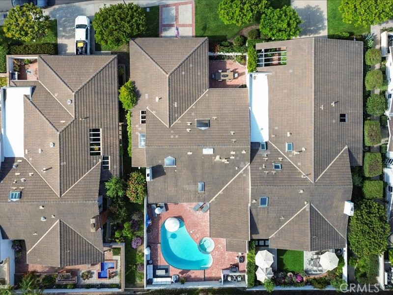 https://media.crmls.org/medias/0e3710d7-9652-453a-9c93-65c5261bd436.jpg?preset=X-Large