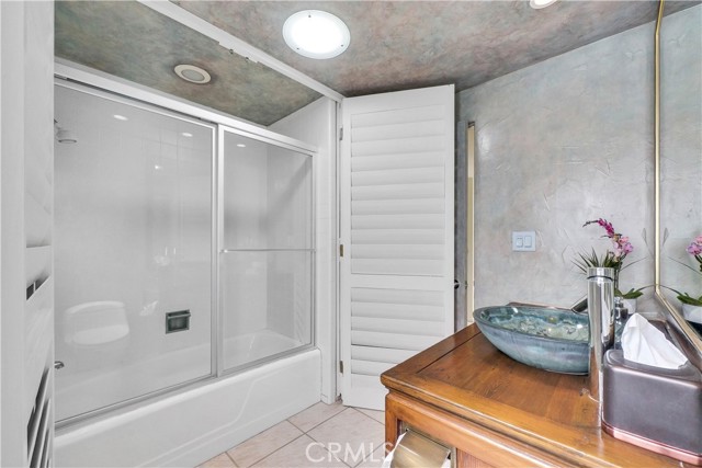 537 Dunnegan Place, Laguna Beach CA: https://media.crmls.org/medias/0e376a10-83a0-48e0-98b9-ee7e4da1a36f.jpg