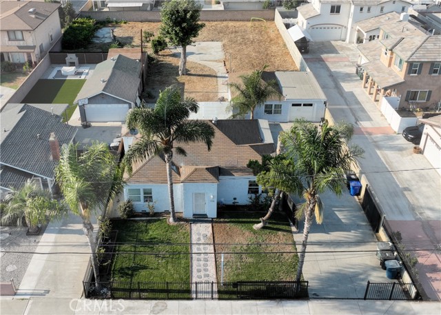 9725 Rose Street, Bellflower CA: https://media.crmls.org/medias/0e376be7-2d5f-4f15-9867-1856cc7a46d3.jpg