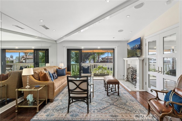 Detail Gallery Image 5 of 31 For 1030 Bayside Cove #702,  Newport Beach,  CA 92660 - 2 Beds | 2 Baths