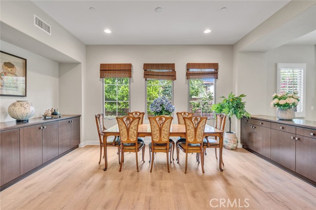 17 Lowland, Irvine CA: https://media.crmls.org/medias/0e396167-90d6-49b0-9f0b-4d01c97392a0.jpg