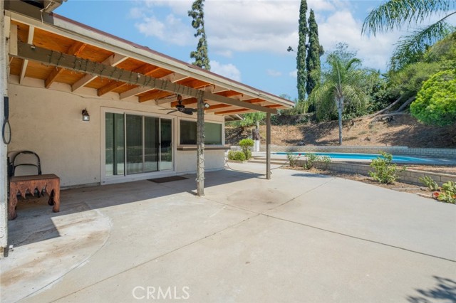 19941 Hiawatha Street, Chatsworth CA: https://media.crmls.org/medias/0e3964cc-0869-40de-ade6-500c29b14864.jpg