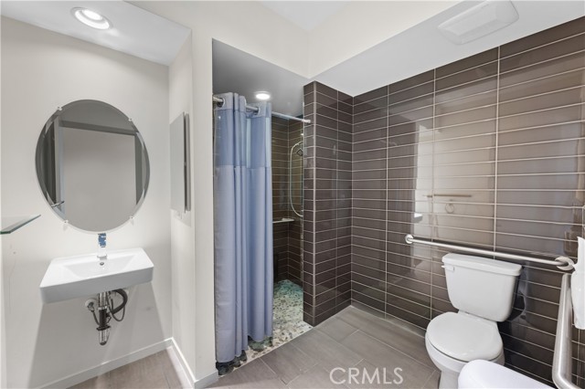 Detail Gallery Image 7 of 51 For 1530 Greenwich Way, Costa Mesa,  CA 92627 - 2 Beds | 3/1 Baths