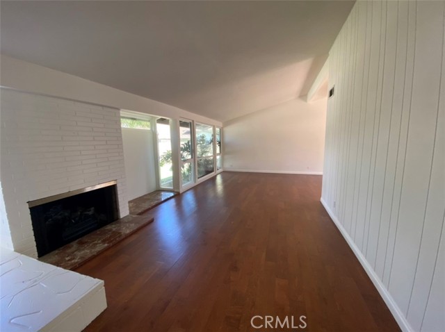11422 Harrisburg Road, Los Alamitos CA: https://media.crmls.org/medias/0e3aa83e-dbe1-4a7a-96eb-240347883cf4.jpg