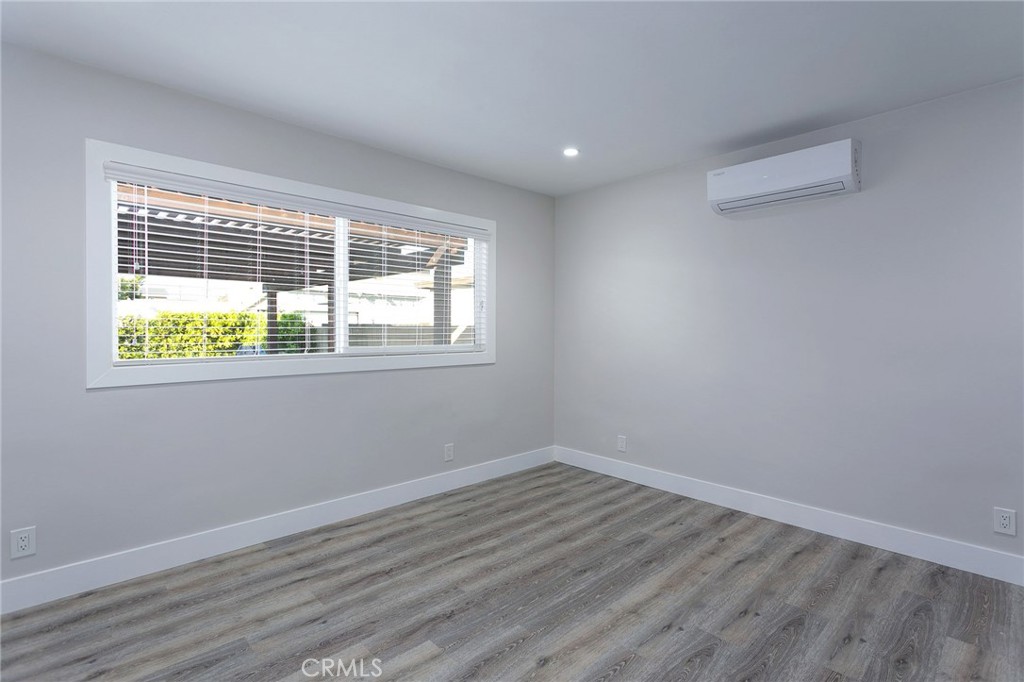 MLS #OC25147950 img 17