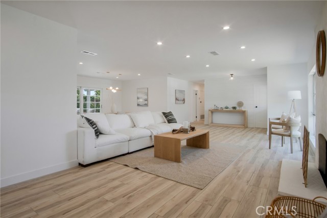1376 Feather Avenue photo 4
