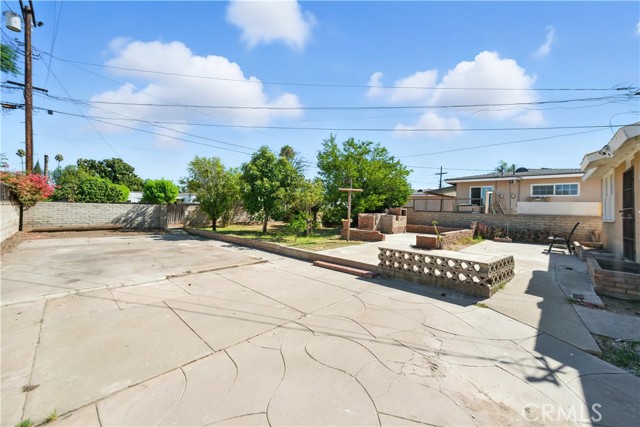 1909 Marlborough Avenue, Riverside CA: https://media.crmls.org/medias/0e3bd8d9-f95e-4b5c-b529-7b8bc3975f40.jpg