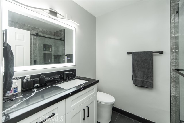 Detail Gallery Image 7 of 12 For 7260 Hillside, Los Angeles,  CA 90046 - 1 Beds | 2 Baths