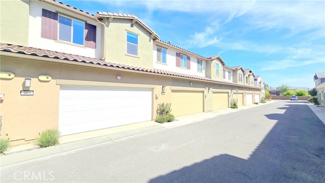 3942 Lavine Way, Corona CA: https://media.crmls.org/medias/0e3c9756-44b5-4bb7-a4d0-e6475c7e8ac5.jpg