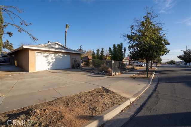 Detail Gallery Image 3 of 37 For 11924 Welby, Moreno Valley,  CA 92557 - 4 Beds | 2 Baths